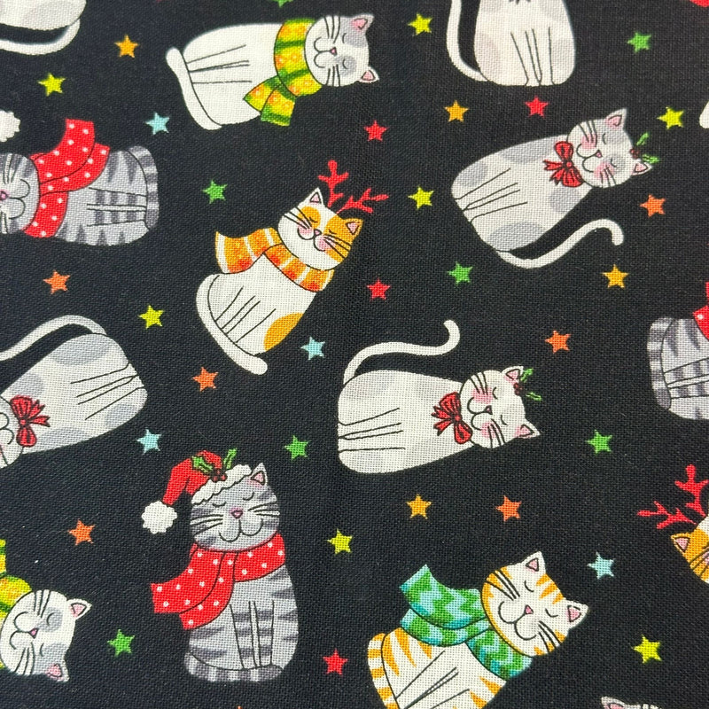 Makower | Santa Paws 'Christmas Cats Scatter' Black 2476/X: by the ½m