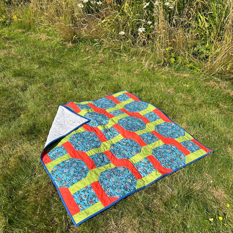 SAMPLE SALE: 26BL: Chain Link QUILT ft Odile Bailloeul | Broderie Boheme 'Garden of Delight' fabric (Blue/Paprika/Chartreuse)