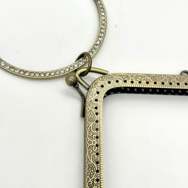 HARDWARE: L-Shape Kissing Clasp Wristlet Frame: Antique Bronze LARGE: 18.5cm