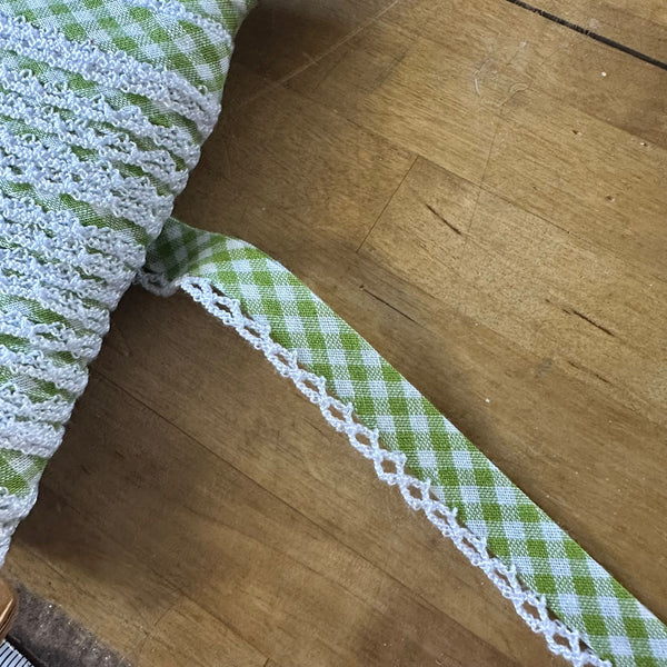 TRIM: Crochet-Edged Poplin Bias Binding (Double Fold) - 15mm width: FULL 25m ROLL : LIME GINGHAM